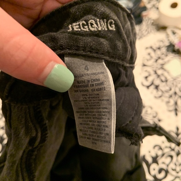 American Eagle Jeans - Picture 3 of 3
